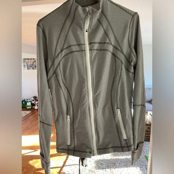 Lululemon Define jacket - Picture 2 of 7